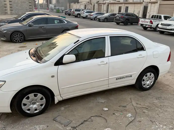 كورولا اتوماتيك 2005 تحمل لوحة مميزة إسم بدر 32