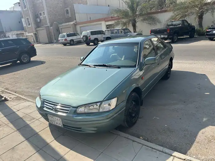 كامري 2002 نظيف جدا  داخلي وخارجي شغل وامش 13