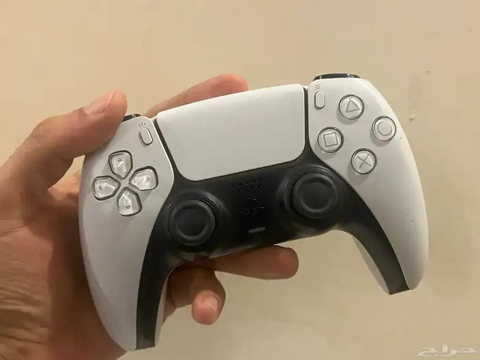 يد  بلاستيشن 5 مستعملة 1