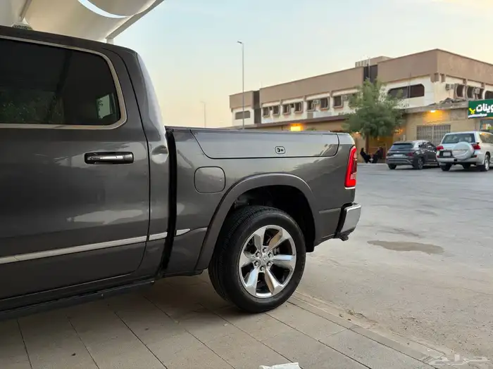 دودج رام 2021 limited 8