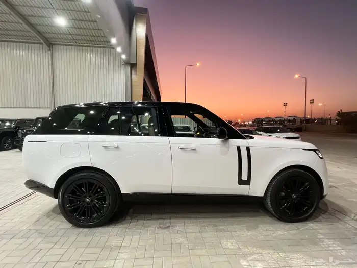 رنج روفر فوج موديل 2023 5