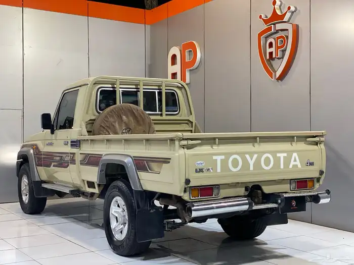 تويوتا شاص 2013 بحالة نظيفة 5