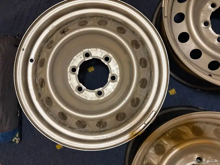 للبيع جنوط هلل بستكراته اصلي للاندكروزر من 2022 الى 2026 7