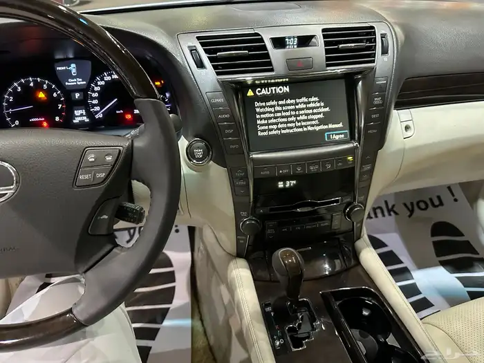 لكزس LS460 موديل 2008 فل كامل نظيف 7