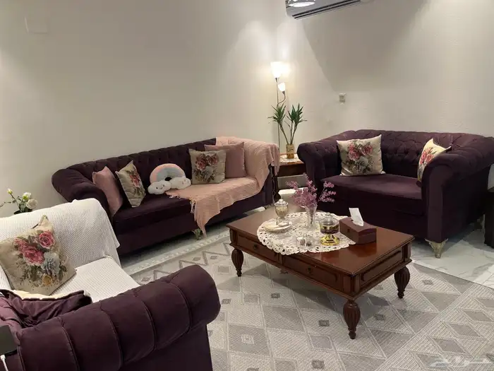 كنب انيق وبحالة جيدة 0