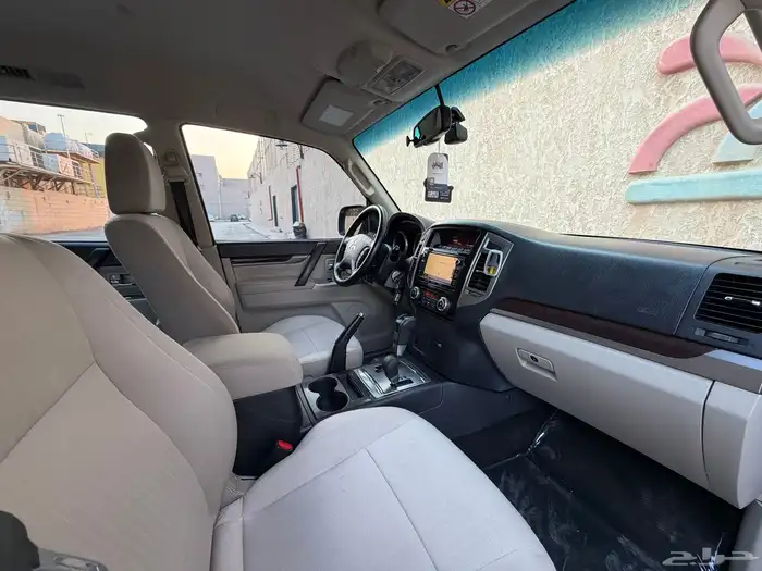 ميستوبيشي باجيرو موديل 2020 نص فل 37