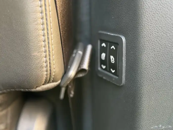 كاديلاك Sport فل الفل مواصفات نادره (ممشى قليل) كدلك 33