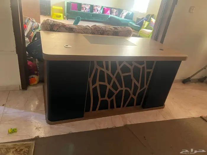 مكتب ودولابه للبيع 0