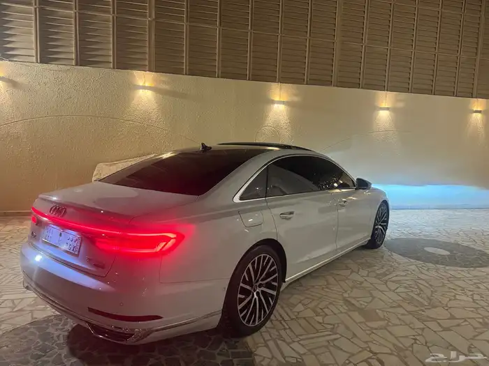 اودي A8 ابيض 2019 10