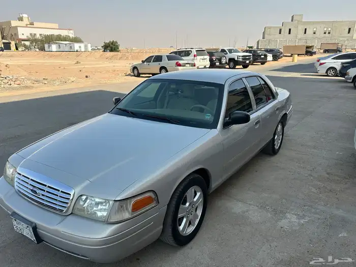 فورد كروان فكتوريا موديل 2011 29