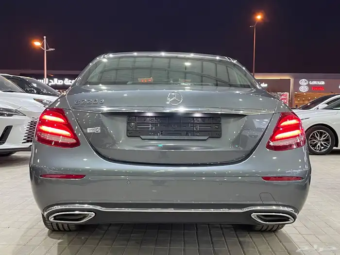 مرسيدس 2020 E220d فتحه سقف داخلي اسبريسو ( ديزل) 2.0D 6