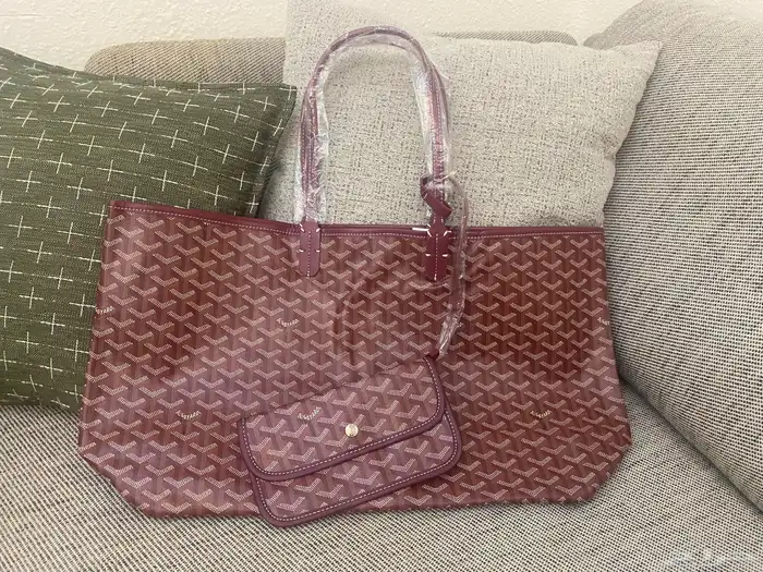 عرض الجملة الأقوى   شنط فاخرة بسعر 150 ريال فقط 41