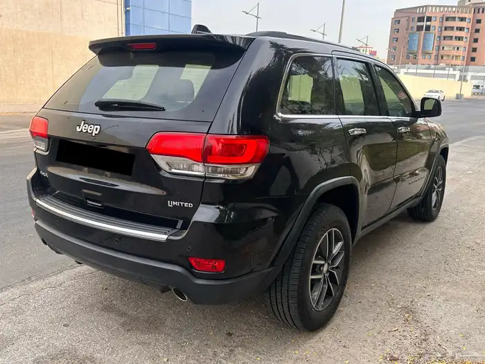 جيب جراند شيروكي 2019 فل ليمتيد بانوراما V6 دبل نضيف مصين 4