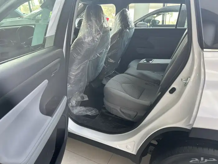 تويوتا هايلاندر LE 2.5 - وارد عبداللطيف جميل 2025 6