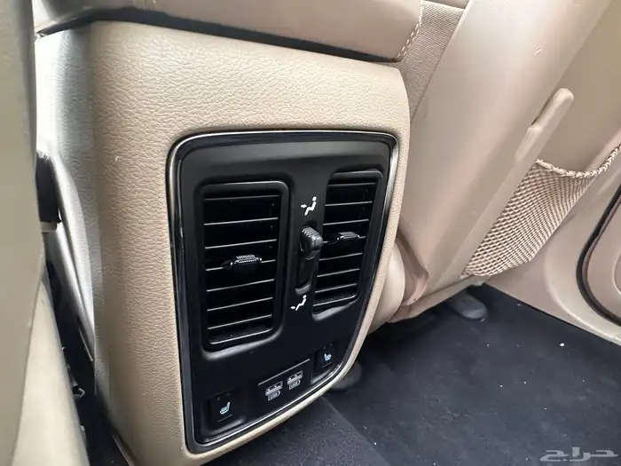 جيب جراند شيروكي 2019 فل ليمتيد بانوراما V6 دبل نضيف مصين 38