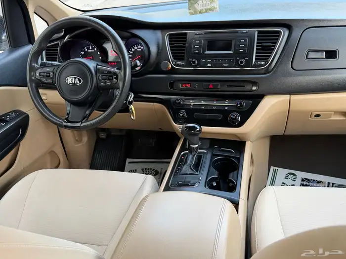 كيا كرنفال 2016 للبيع 11 راكب 24