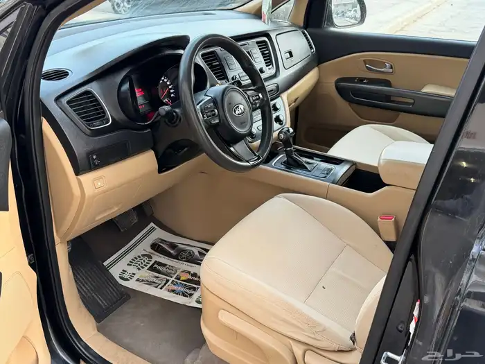 كيا كرنفال 2016 للبيع 11 راكب 28