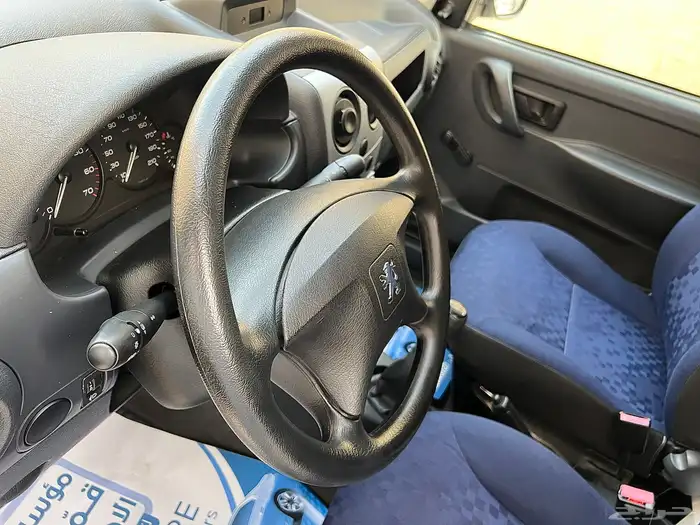 فان بيجو 2009 عداد 5 الاف 7