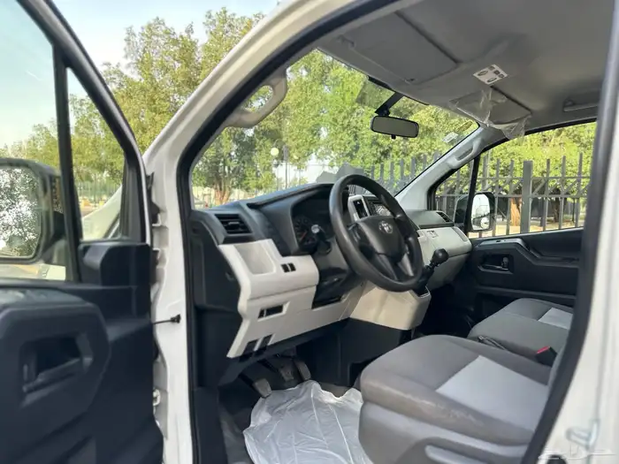 تويوتا باص بضاعه موديل 2019 سعودي قير عادي ديزل 10