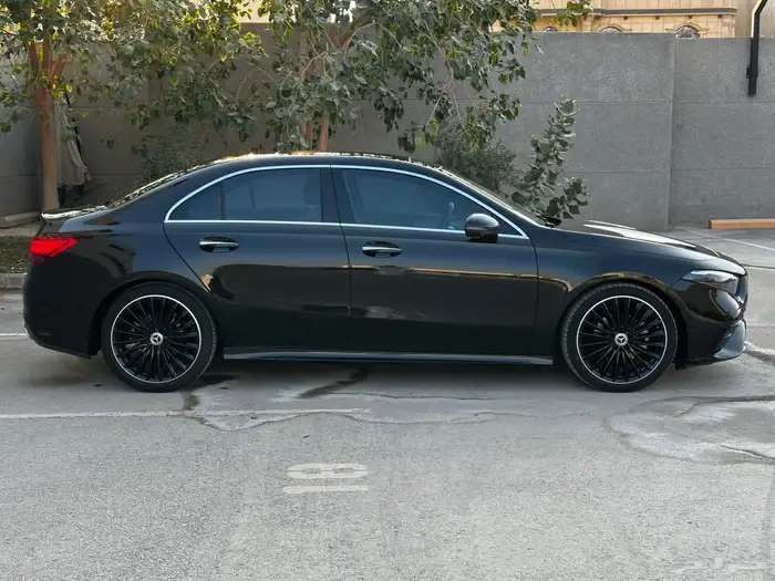 مرسيدس A200 فل كامل العداد 42 الف فقط 2023(شبه الجديد ) 3