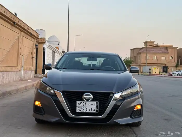 نيسان التيما 2022 نص فل نظيف للبيع بطاقة جمركية 3