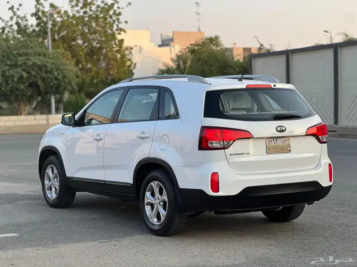 للبيع كيا سورنتو 2015 نظيف 6
