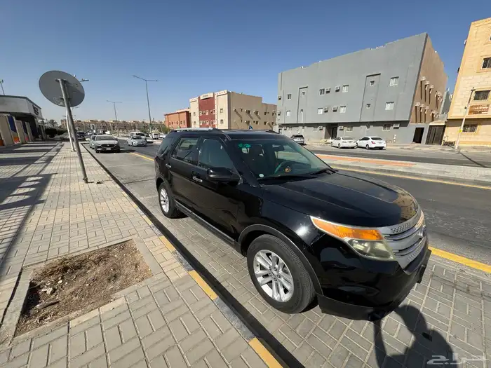 فورد اكسبلورر نظيف للبيع 1