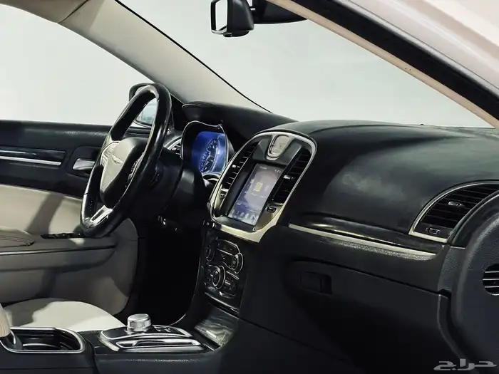 كرايزلر 2016 C300 بحاله ممتازه 10