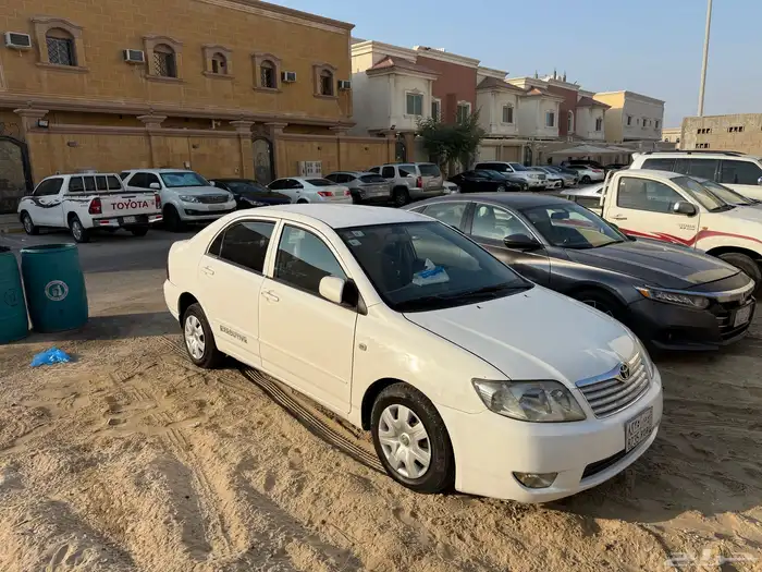 كورولا اتوماتيك 2005 تحمل لوحة مميزة إسم بدر 12