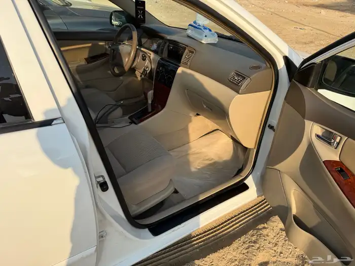 كورولا اتوماتيك 2005 تحمل لوحة مميزة إسم بدر 13