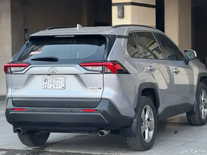 تويوتا راف فور فل كامل 2021 مالك واحد 3