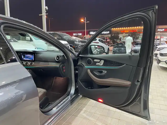 مرسيدس 2020 E220d فتحه سقف داخلي اسبريسو ( ديزل) 2.0D 24