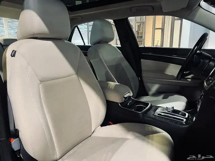 كرايزلر 2016 C300 بحاله ممتازه 9