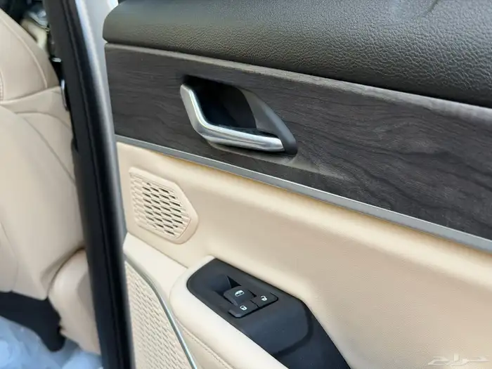 جيب شيروكي موديل 2022 ليمتد 43