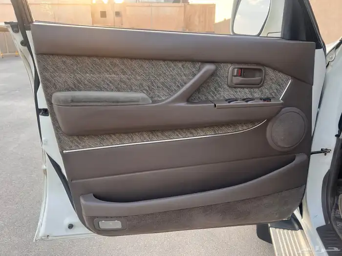 لاندكروزر VXR 1997 5