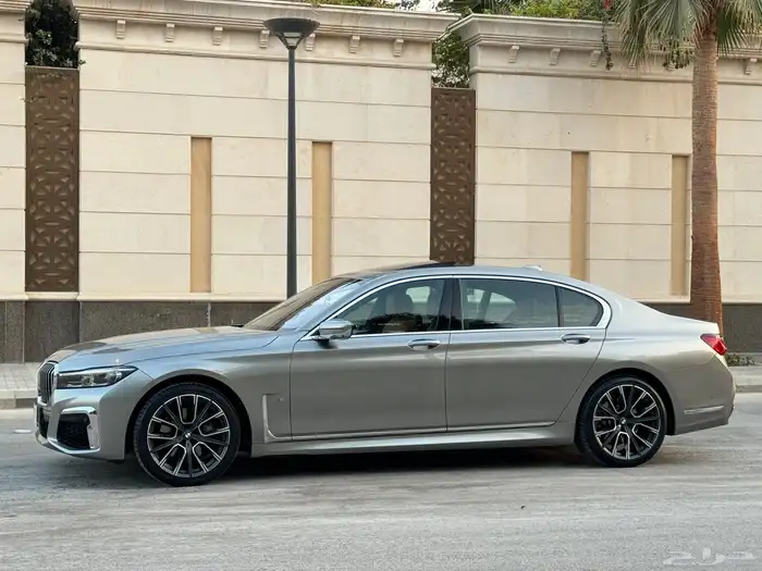 بي ام دبليو 740 موديل 2020 فل كامل اعلى فئه تشيكات وكاله 5