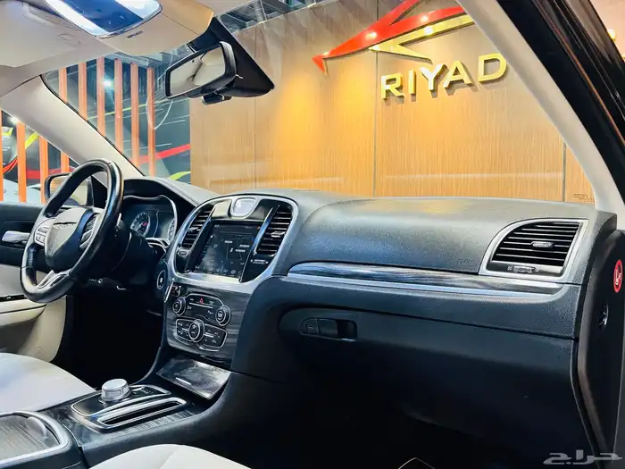 كرايزلر 2019 C300 سعودي V8 (( عرض خاص )) 5