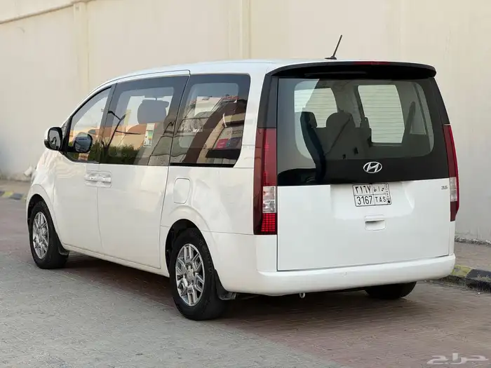 هونداي ستاريا موديل 2022 السعر 57000 الف 3