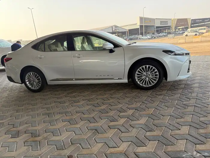 تويوتا كامري LE سعودي موديل 2025 6