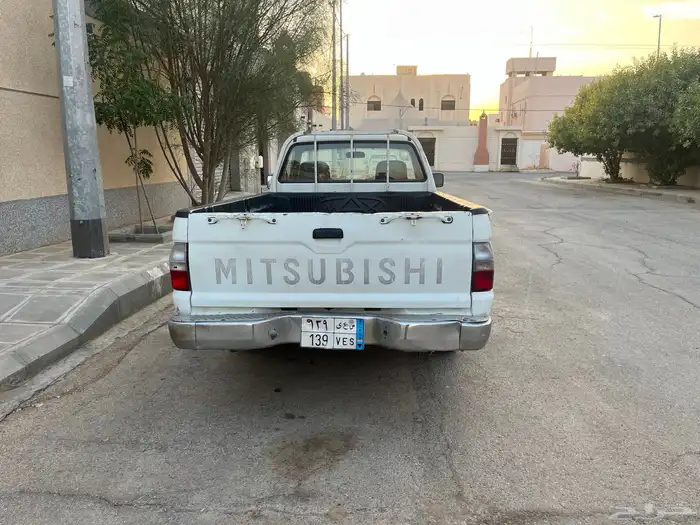 للبيع ميتسوبيشي 2005 2