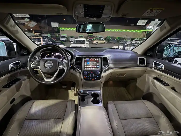 جراند شيروكي اوفرلاند 2015 (( بحالة ممتازة )) 31