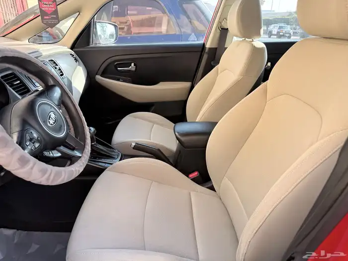 كيا كارنز 2015 حمراء للبيع 4