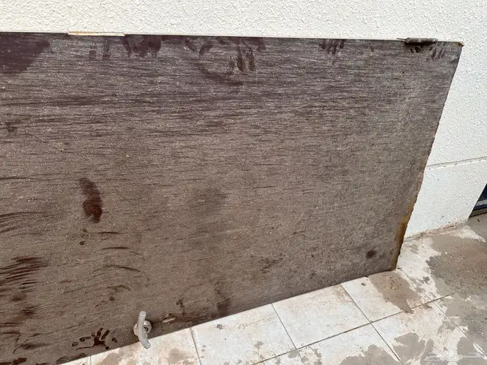 مغسله مع باب خشب مع اربعه شبوك مكيفات مع تسريحه حديد 5