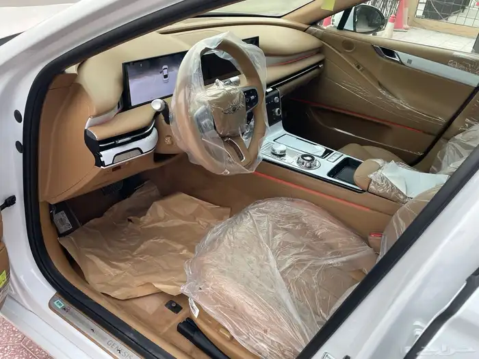 جينسس G80 برستيك 2026 متوفر لون ابيض واسود 9