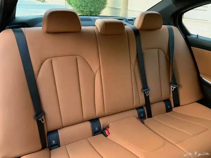 بي ام دبليو 2024 320i 37