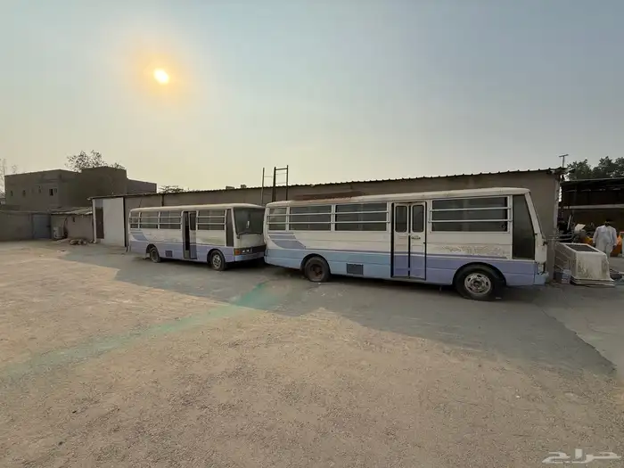للبيع باص نيسان سفليان 30 راكب موديل 98 مخزن من 10 سنوات 10