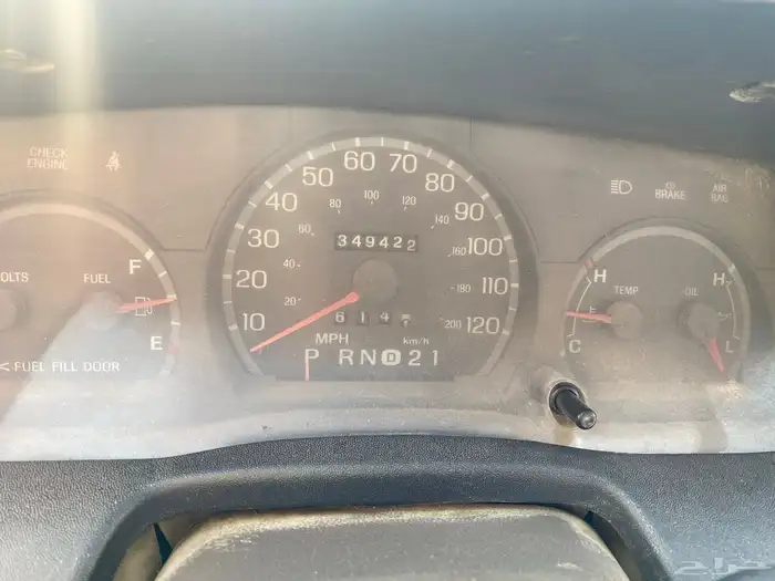 فورد فكتوريا 2002 للبيع 9