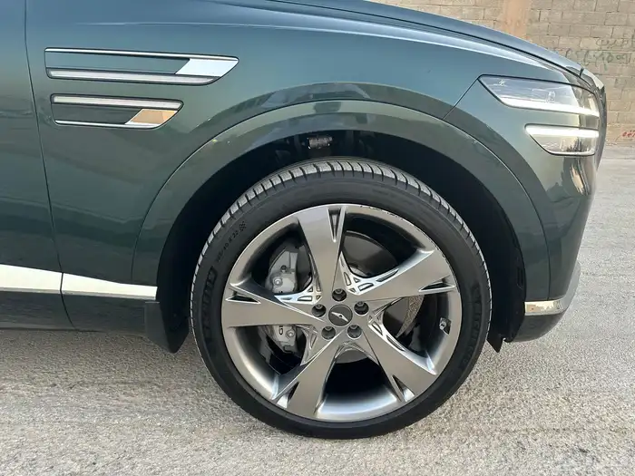 للبيع جينيسس GV80 شبه اصفار مخزن بحالة الوكالة 48