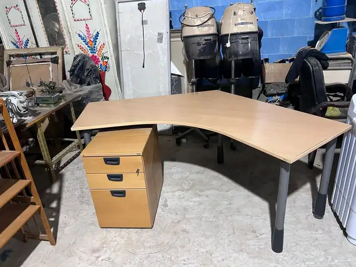 مجلس مع الفرش حقا وبيت شاشة ورفوف ومكتب 18