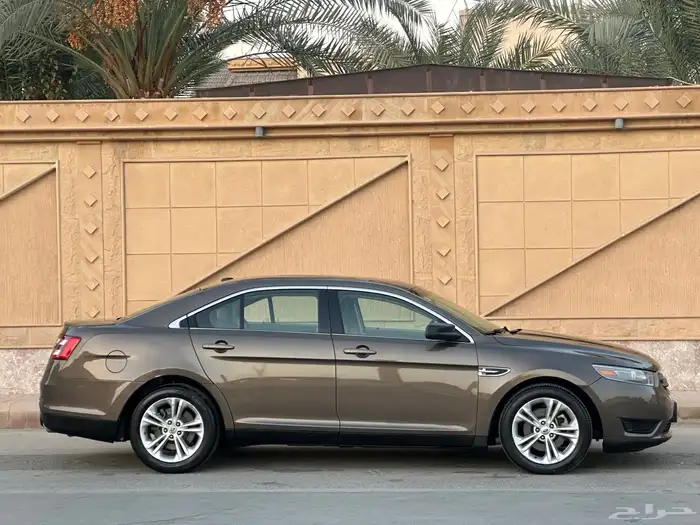 فورد تورس SE 2015 نص فل نظيف للبيع 5